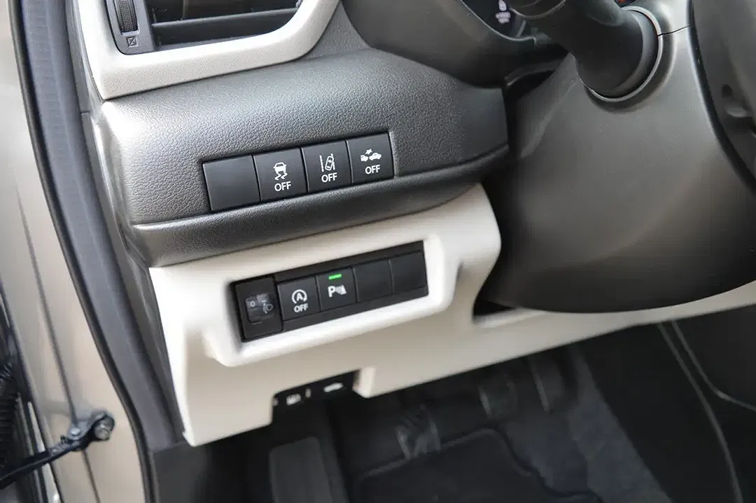 Suzuki Swift - Thumbnail 12