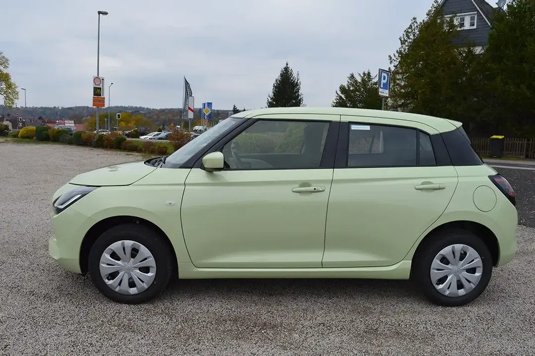 Suzuki Swift - Thumbnail 4