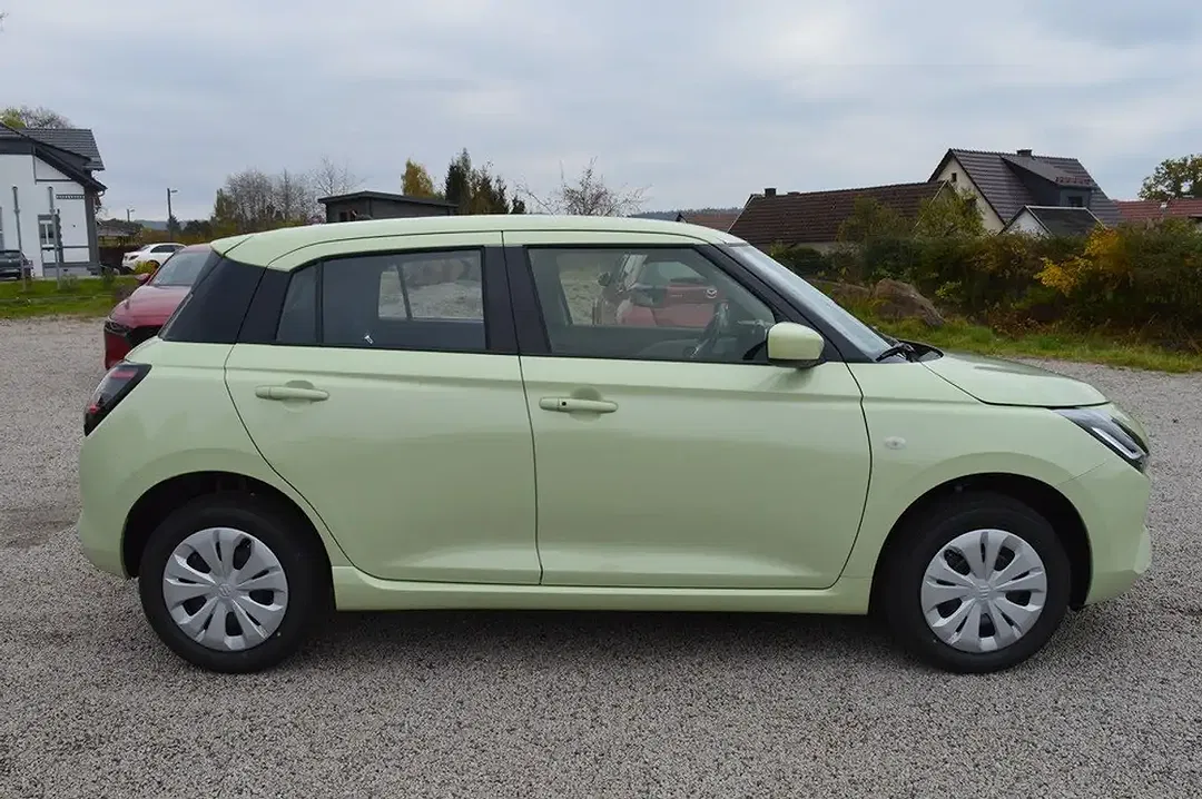 Suzuki Swift - Thumbnail 5