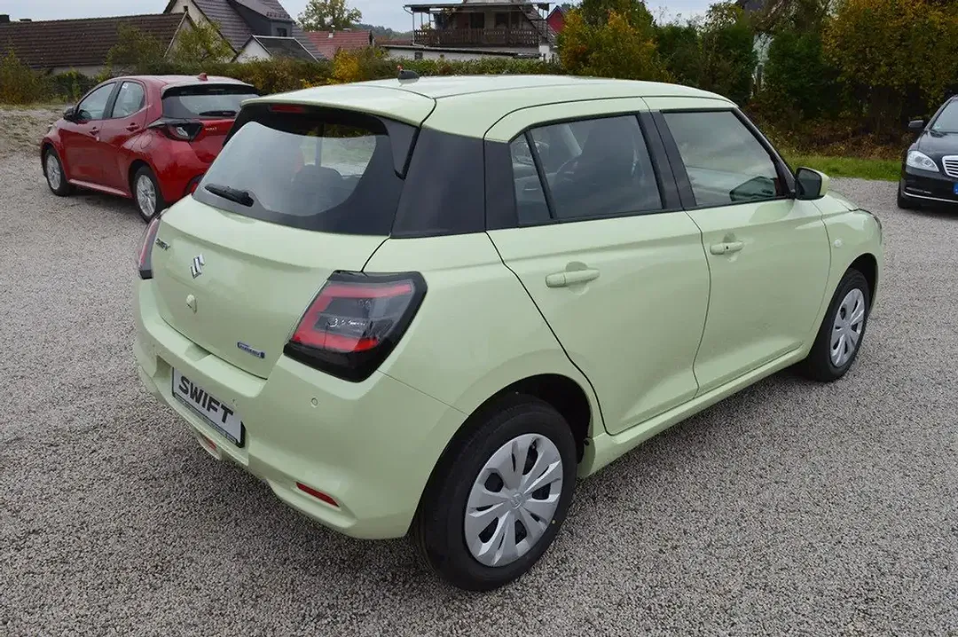 Suzuki Swift - Thumbnail 8