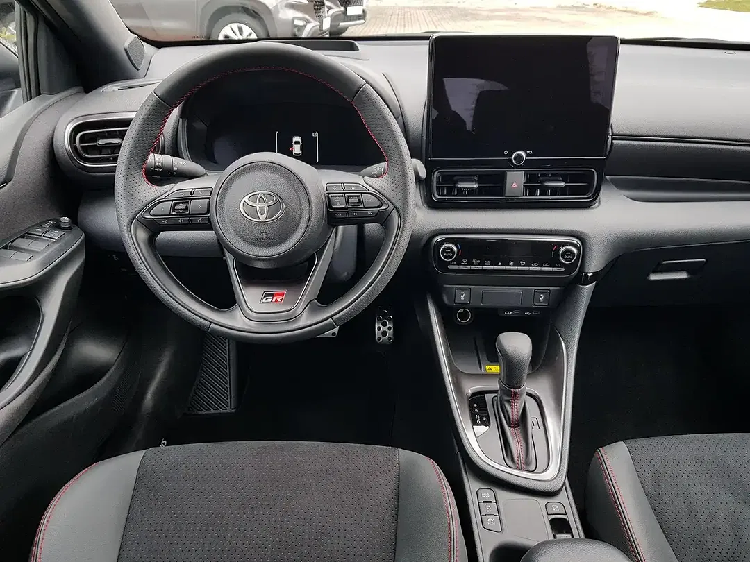 Toyota Yaris - Thumbnail 10