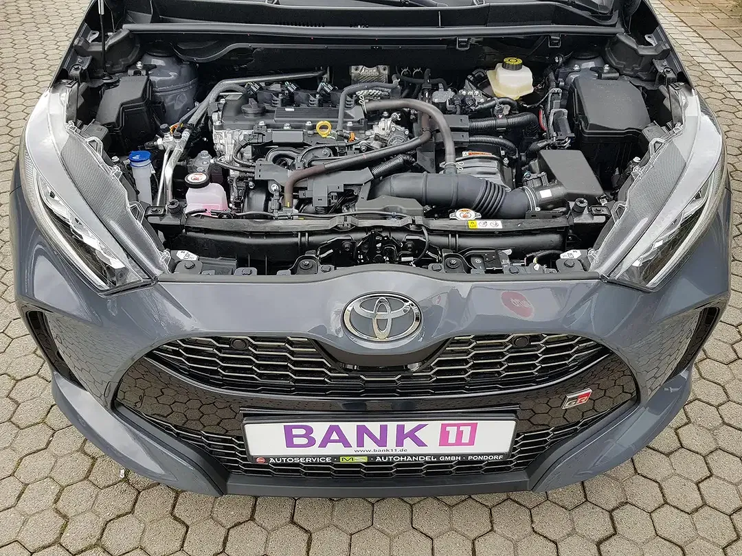 Toyota Yaris - Thumbnail 12