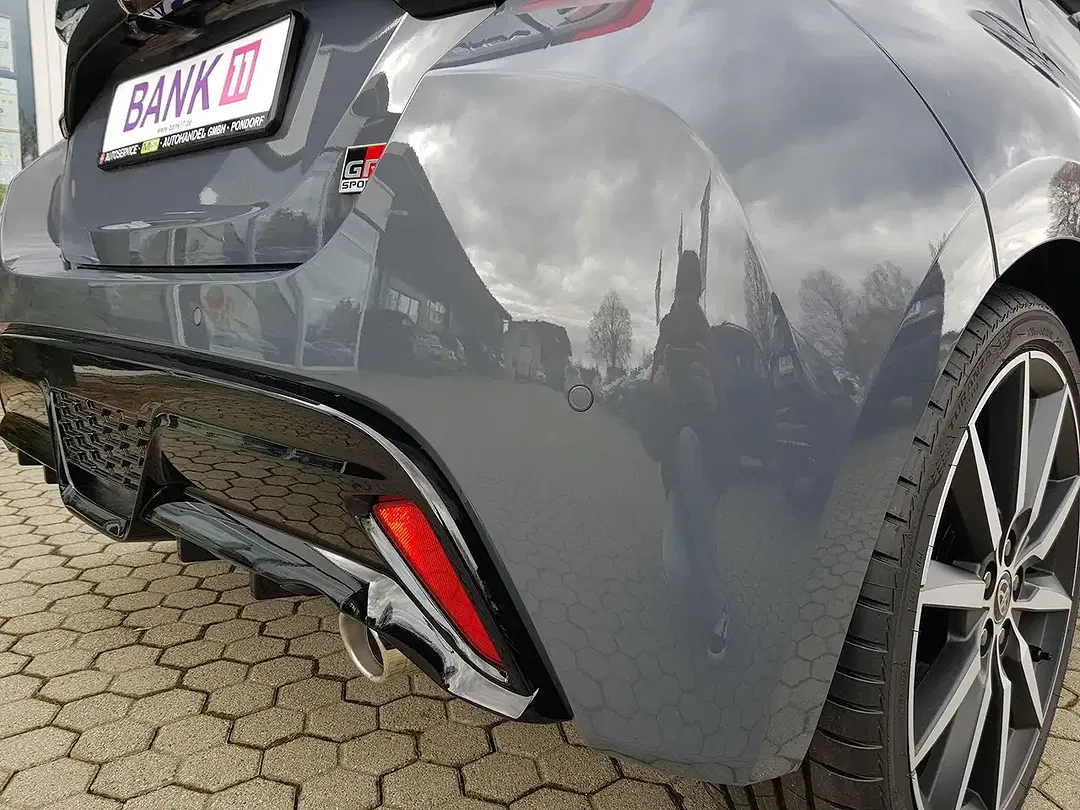 Toyota Yaris - Thumbnail 14