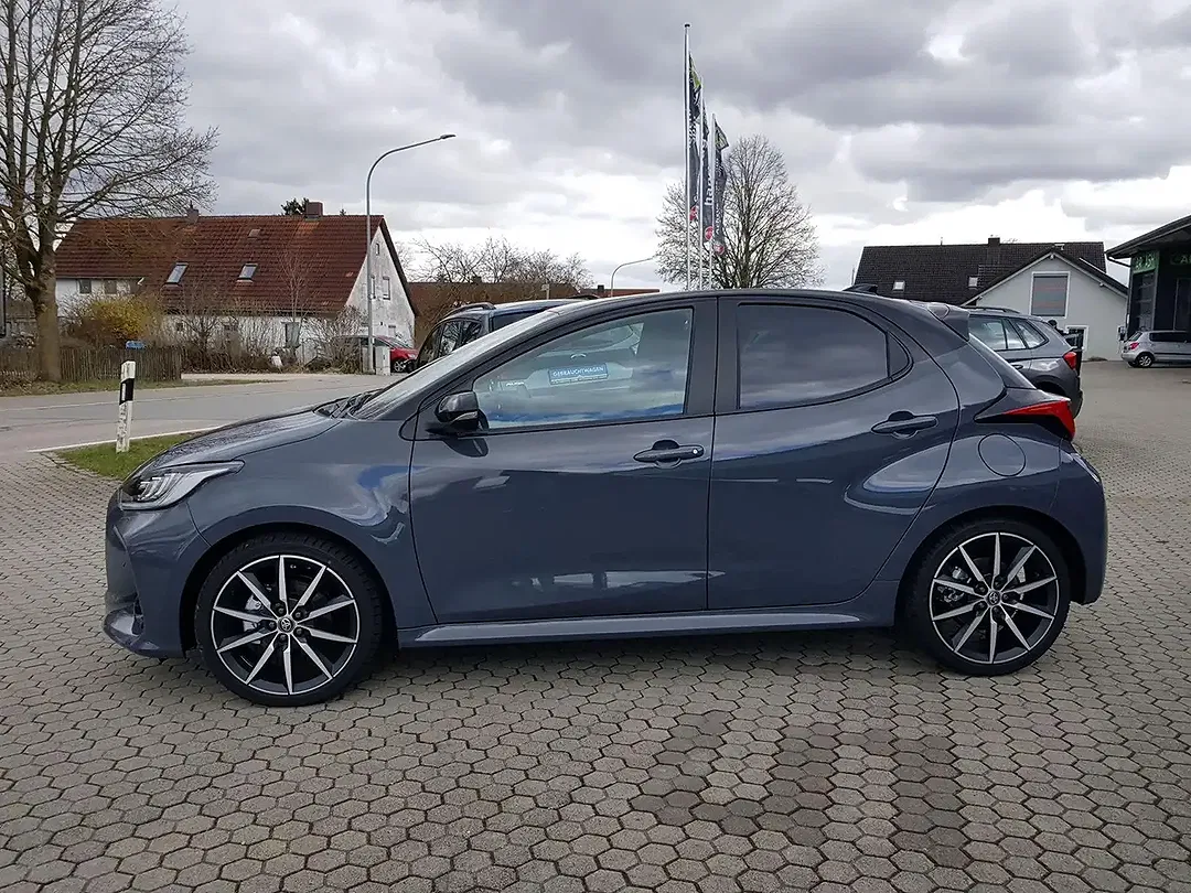 Toyota Yaris - Thumbnail 2
