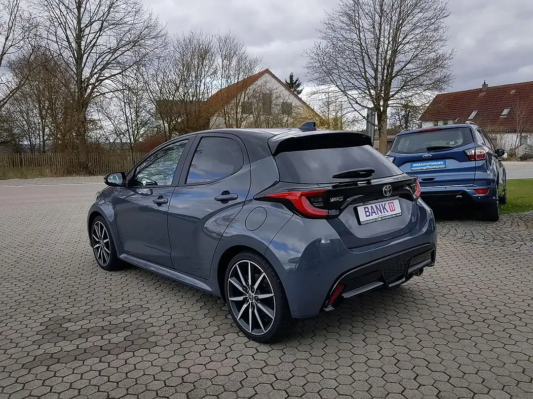 Toyota Yaris - Thumbnail 3