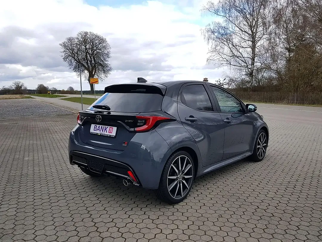 Toyota Yaris - Thumbnail 5