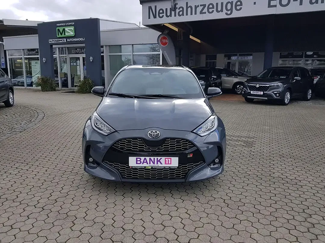 Toyota Yaris - Thumbnail 8