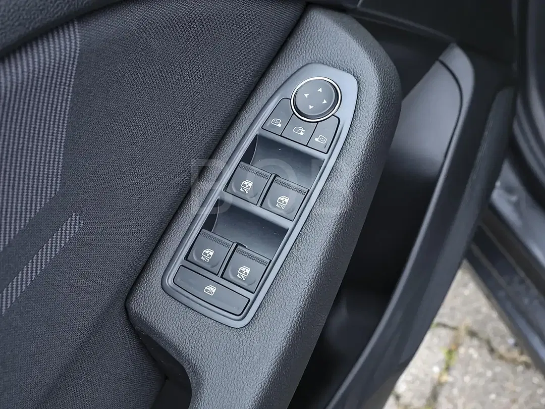 Renault Clio - Thumbnail 11