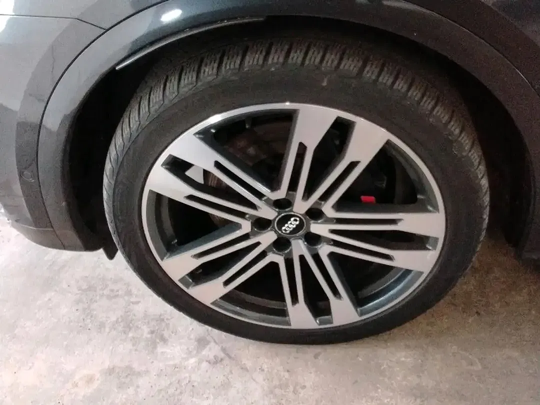 Audi SQ5 - Thumbnail 9
