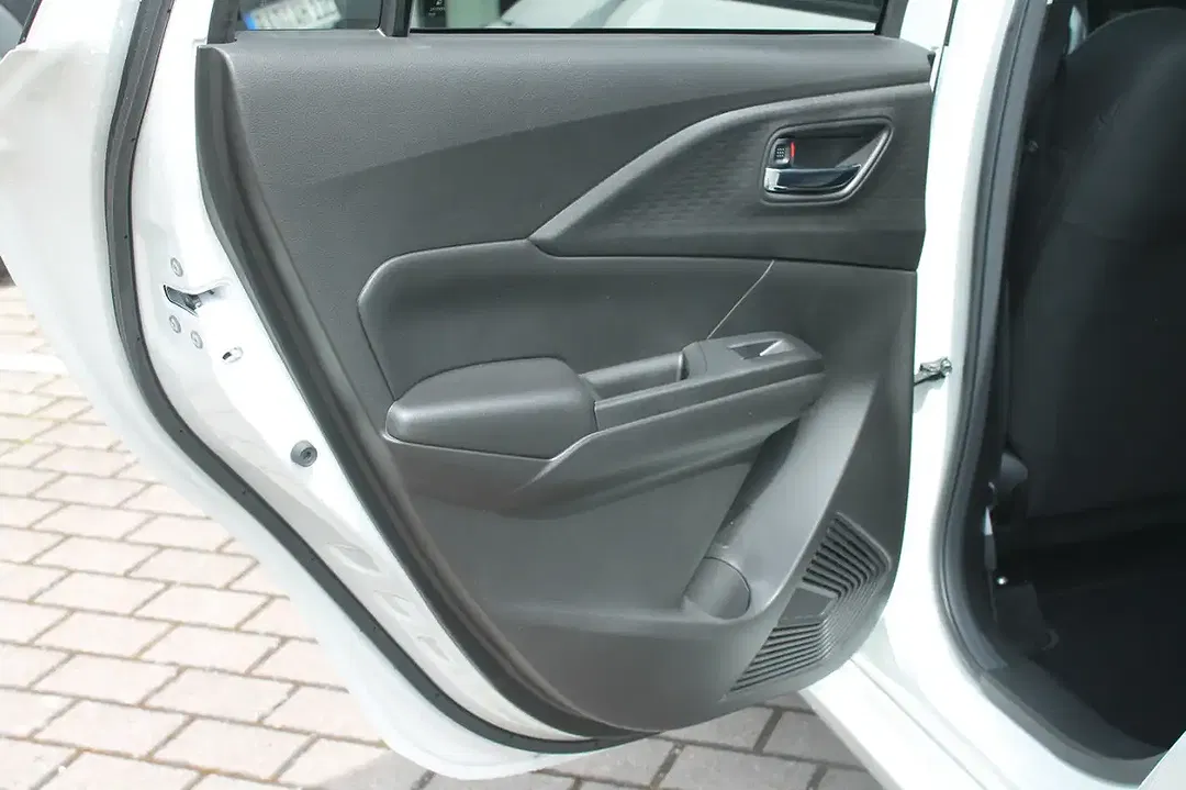 Suzuki Swift - Thumbnail 13