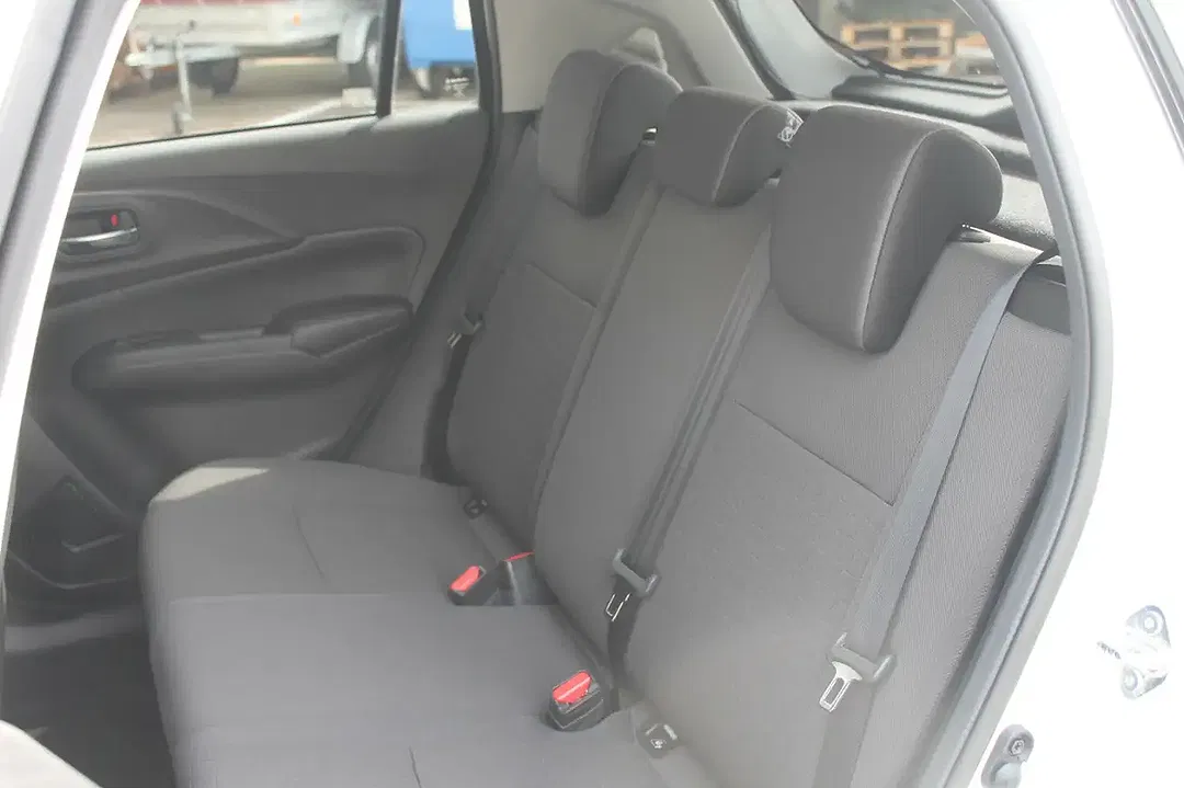 Suzuki Swift - Thumbnail 14