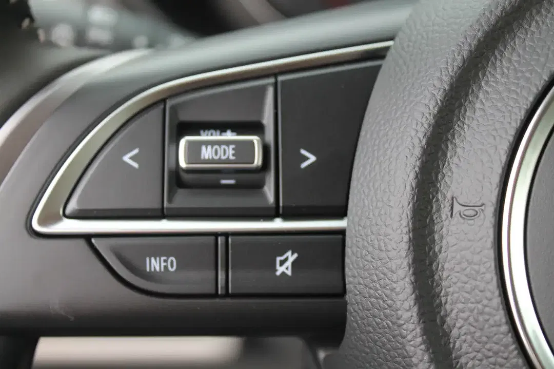 Suzuki Swift - Thumbnail 6