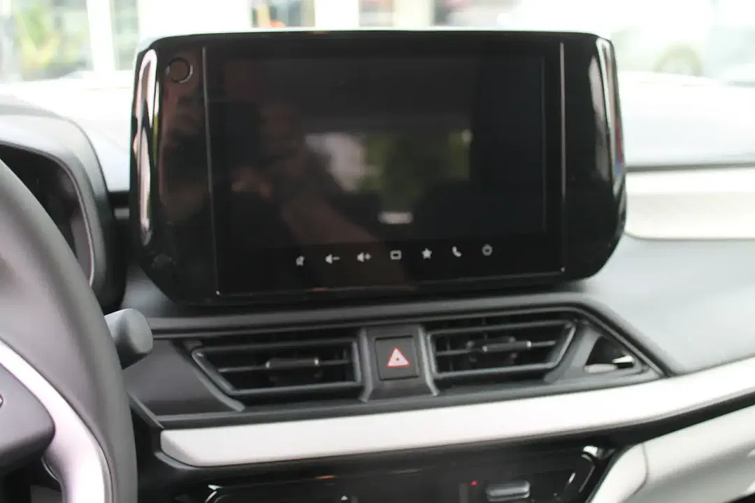 Suzuki Swift - Thumbnail 8