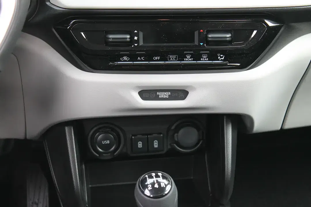 Suzuki Swift - Thumbnail 9