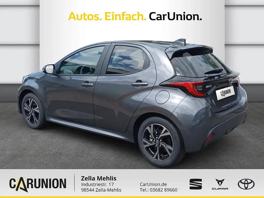 Toyota Yaris - Thumbnail 6