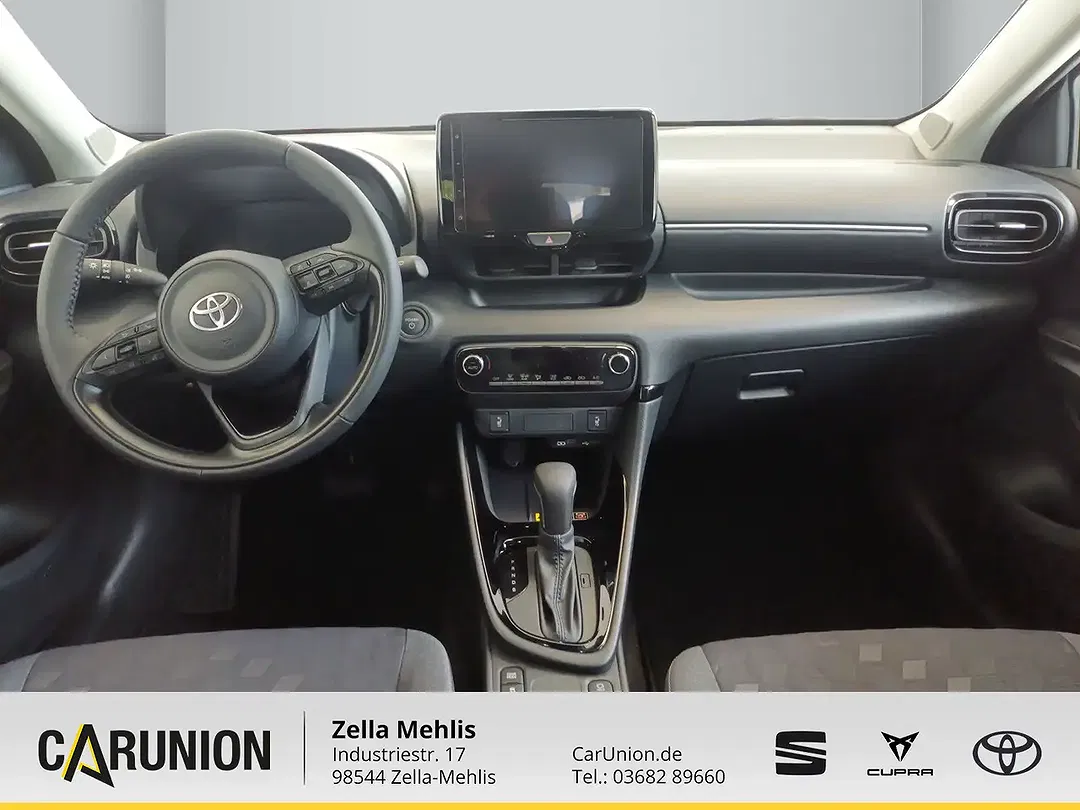 Toyota Yaris - Thumbnail 9