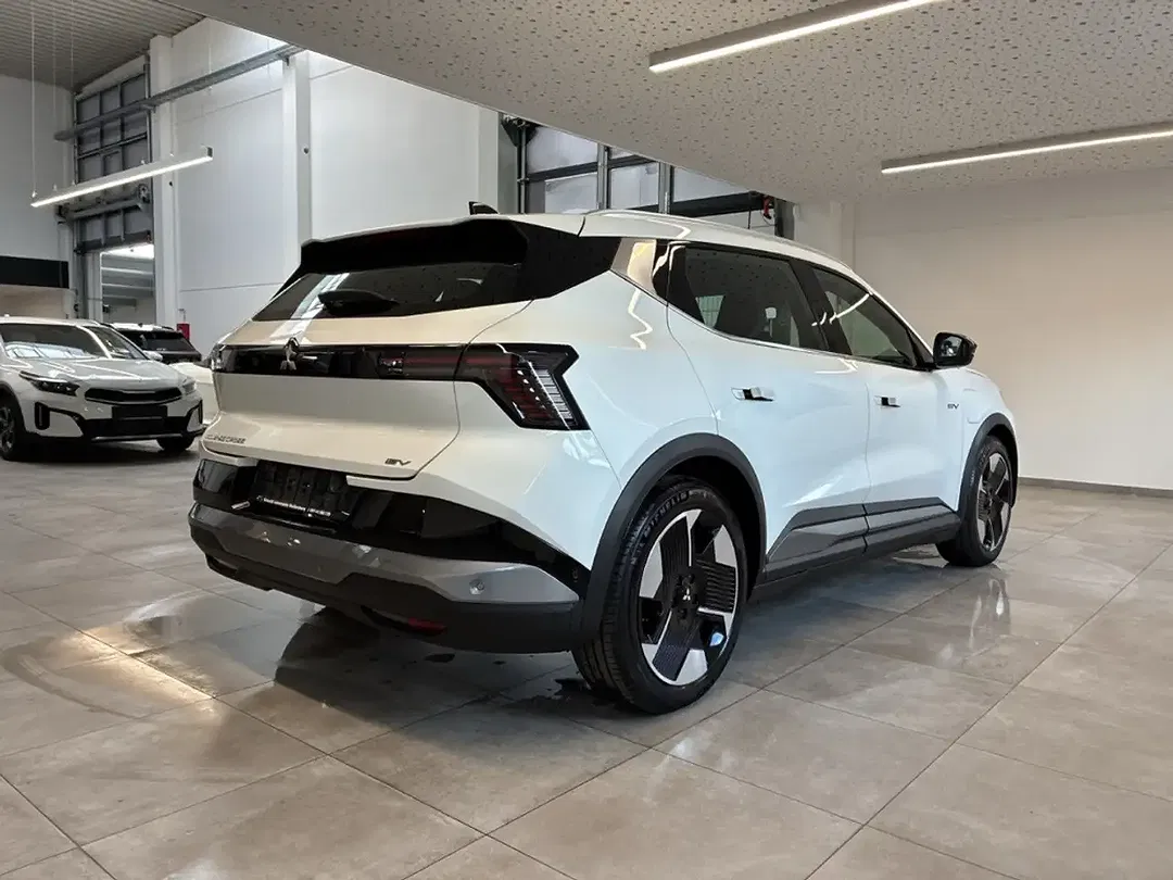 Mitsubishi Eclipse Cross - Thumbnail 4