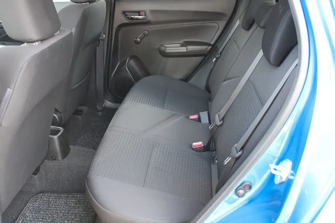 Suzuki Swift - Thumbnail 12