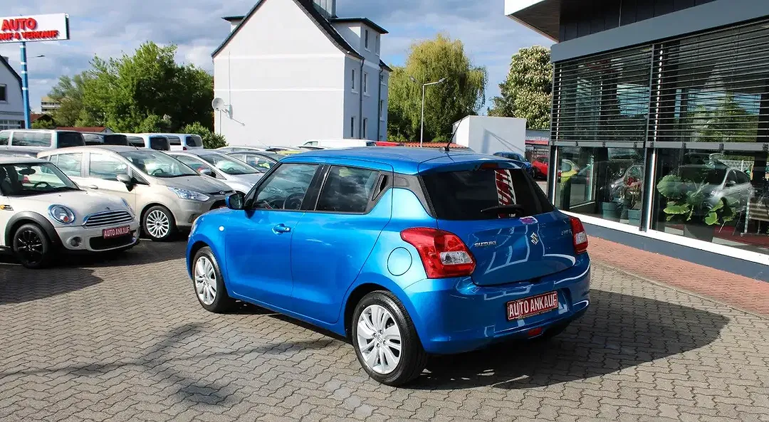 Suzuki Swift - Thumbnail 8
