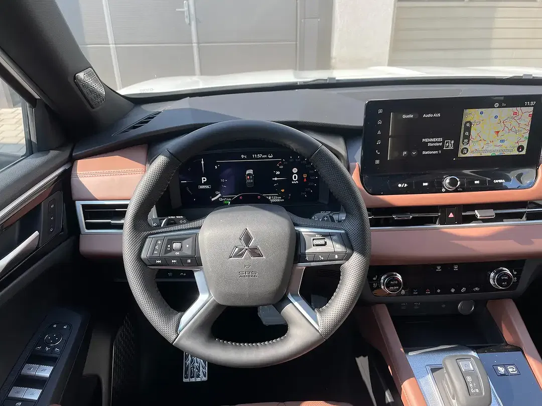 Mitsubishi Outlander - Thumbnail 12