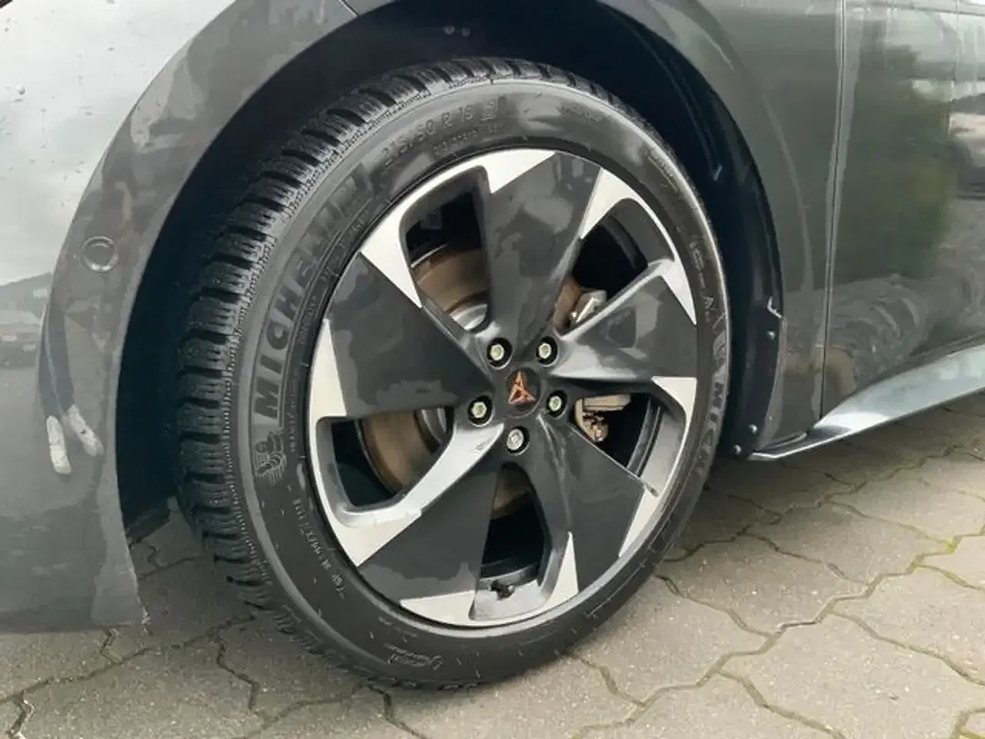 CUPRA Born - Thumbnail 11
