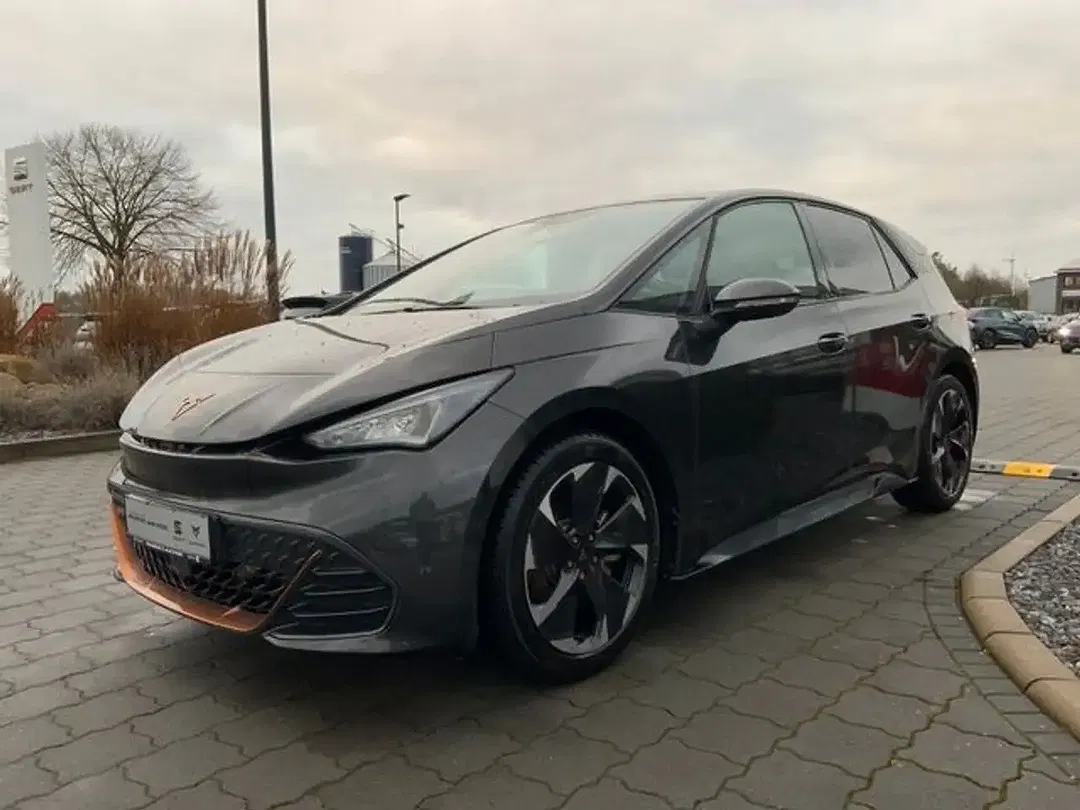 CUPRA Born - Thumbnail 3