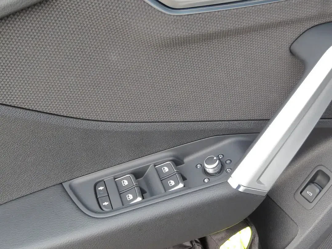 Audi Q2 - Thumbnail 6