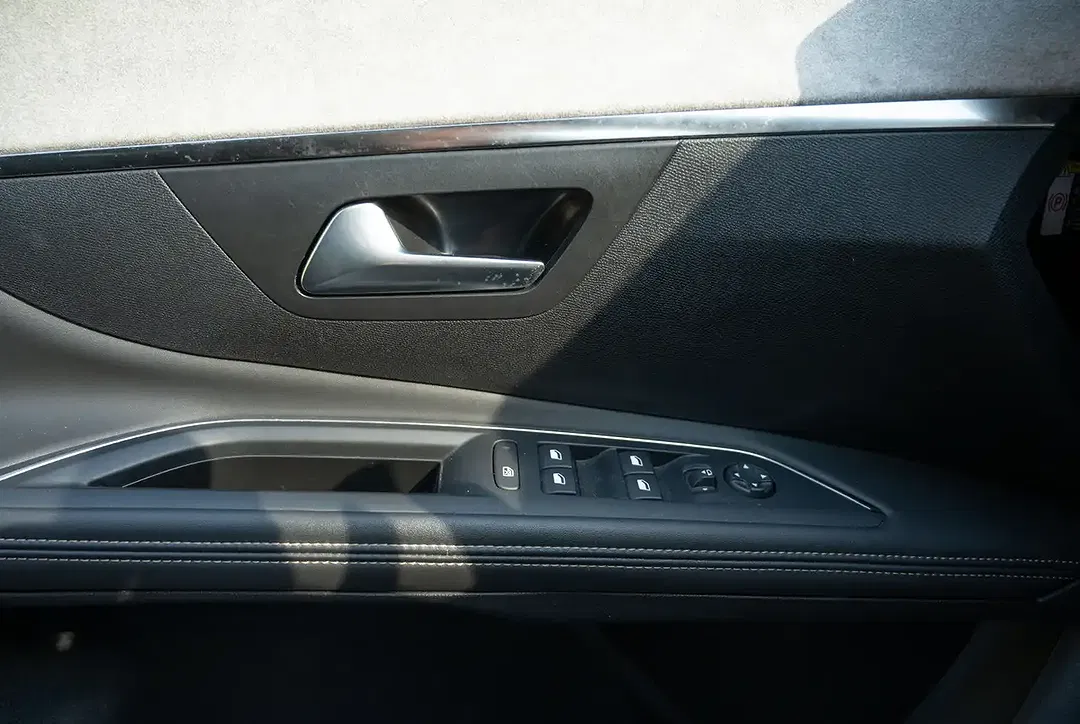 Peugeot 5008 - Thumbnail 12