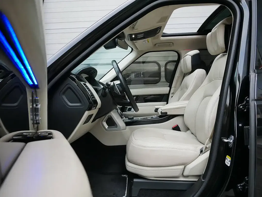 Land Rover Range Rover - Thumbnail 6