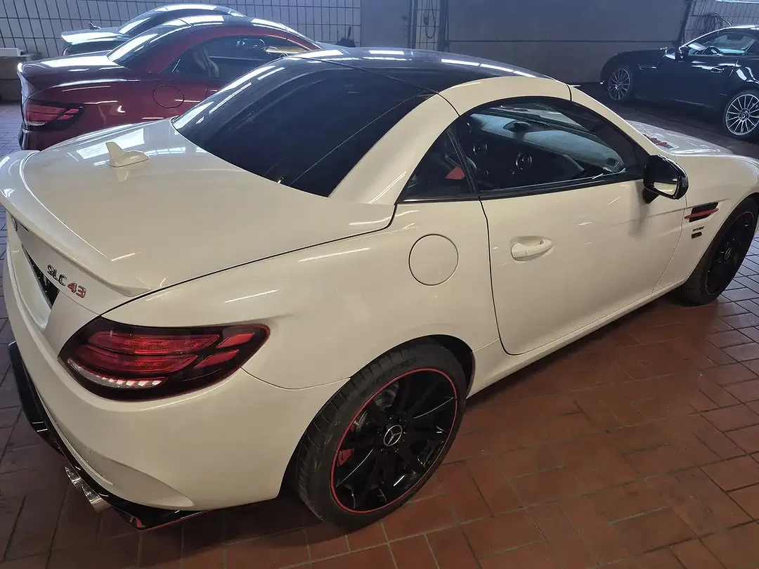 Mercedes-Benz SLC 43 AMG - Thumbnail 4