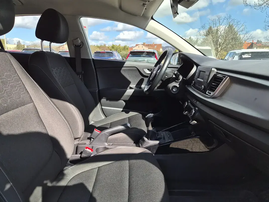 Kia Rio - Thumbnail 10