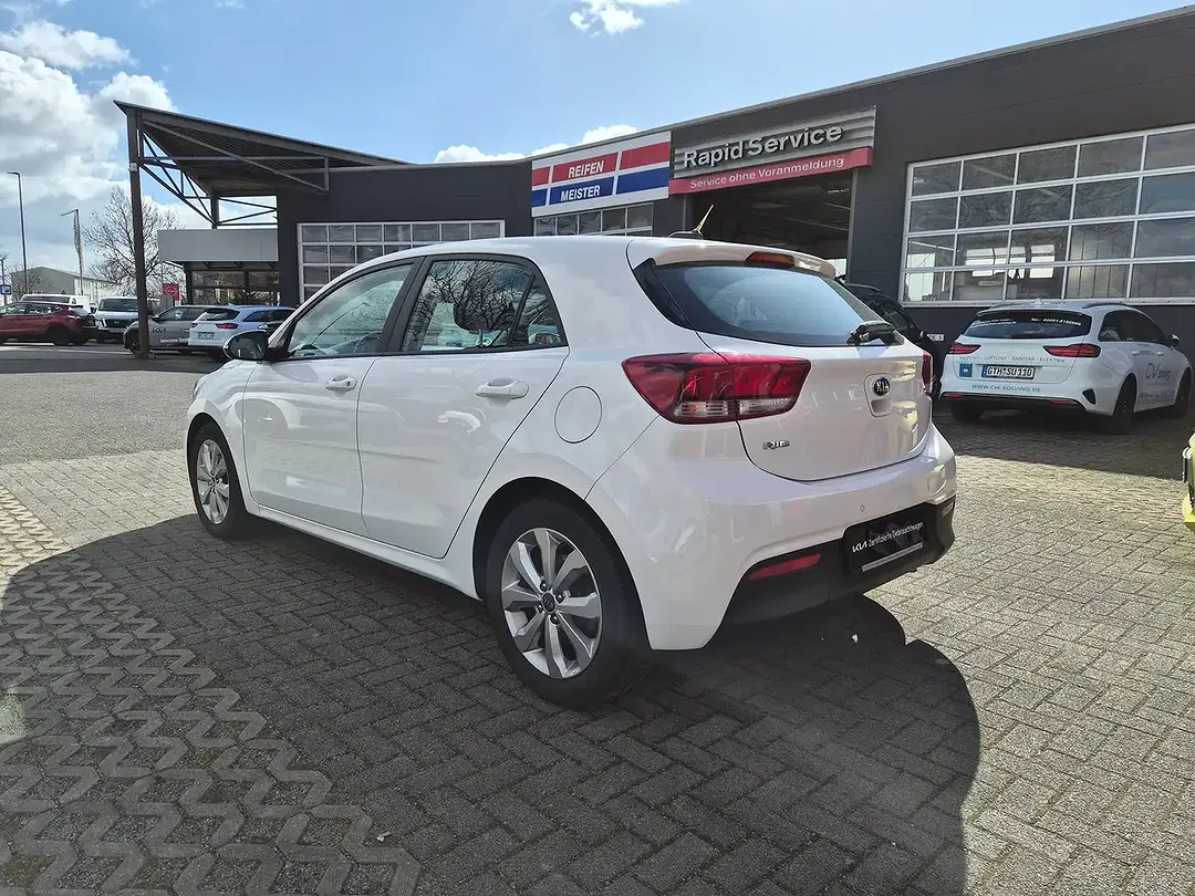 Kia Rio - Thumbnail 6
