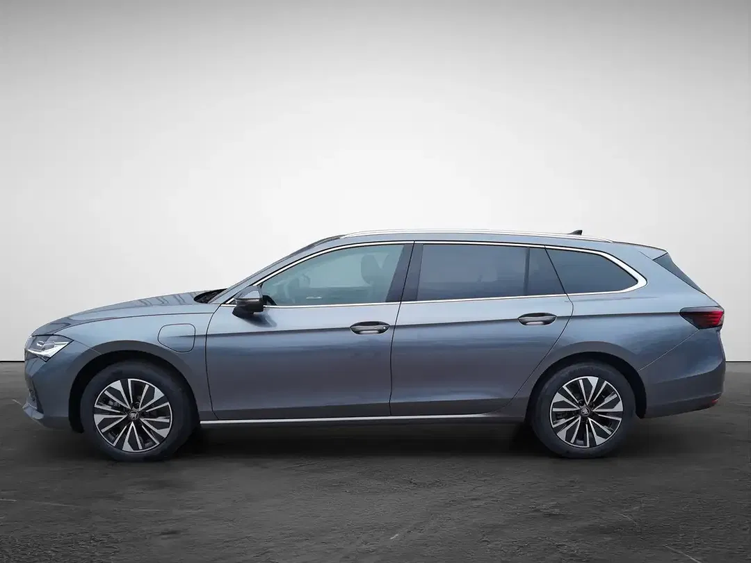 Skoda Superb - Thumbnail 3