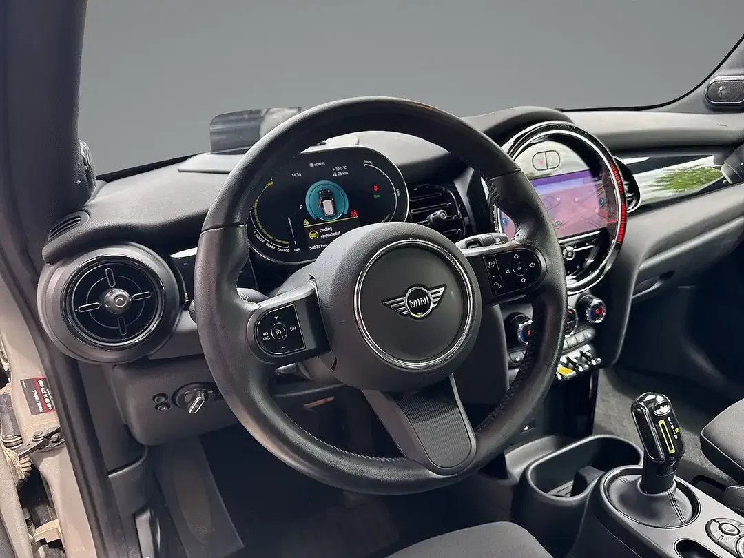 MINI Cooper SE - Thumbnail 17