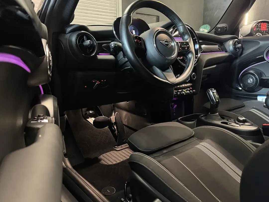 MINI Cooper SE - Thumbnail 24