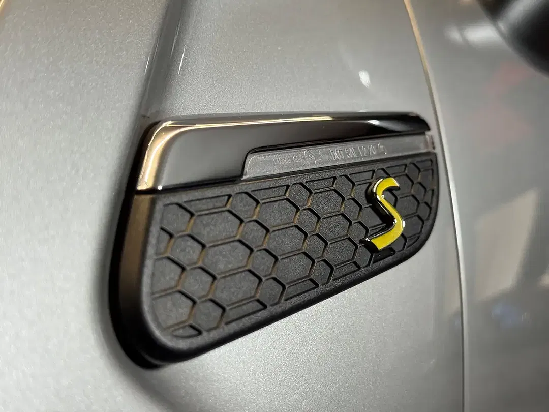 MINI Cooper SE - Thumbnail 29