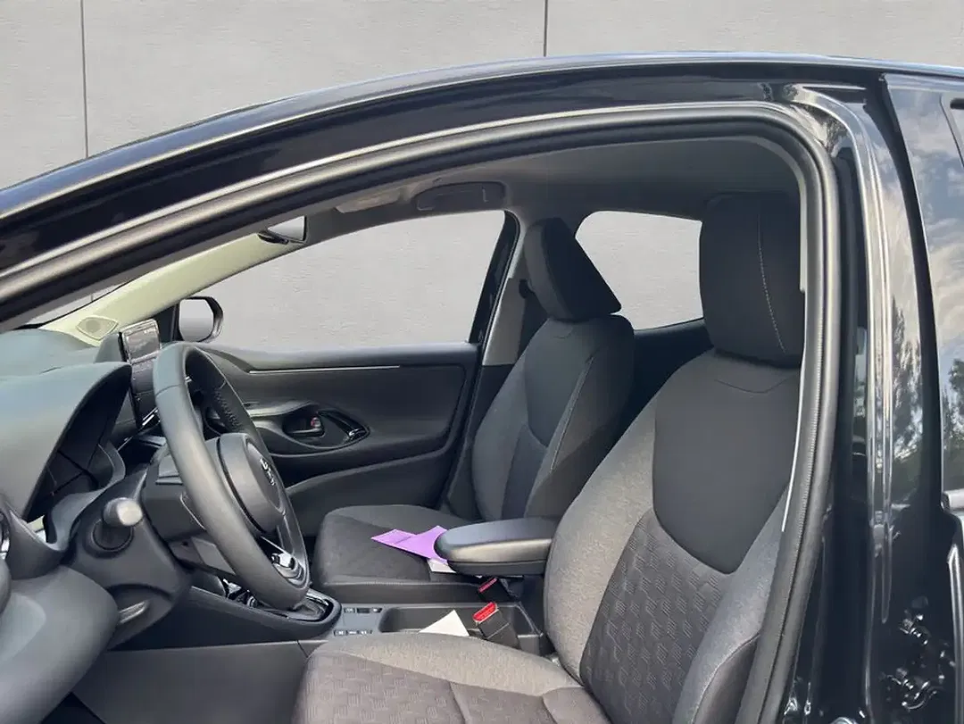 Toyota Yaris - Thumbnail 15