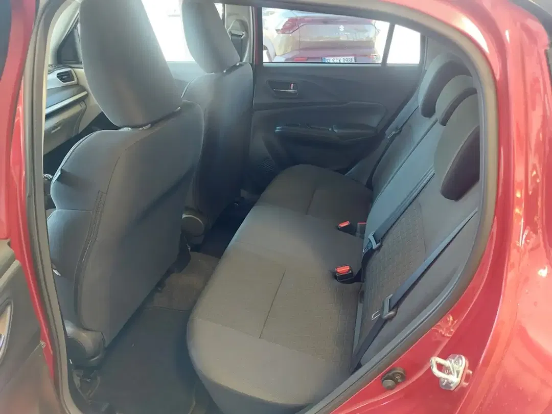 Suzuki Swift - Thumbnail 11
