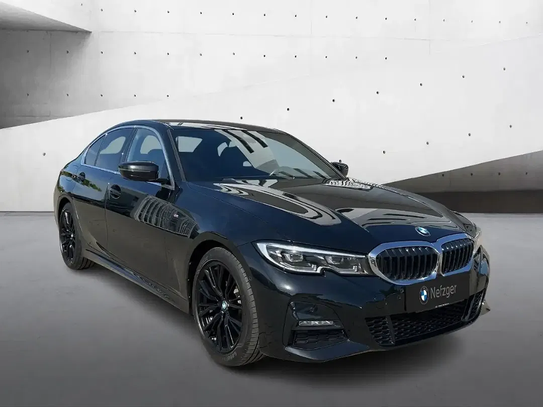 BMW 320 - Thumbnail 5