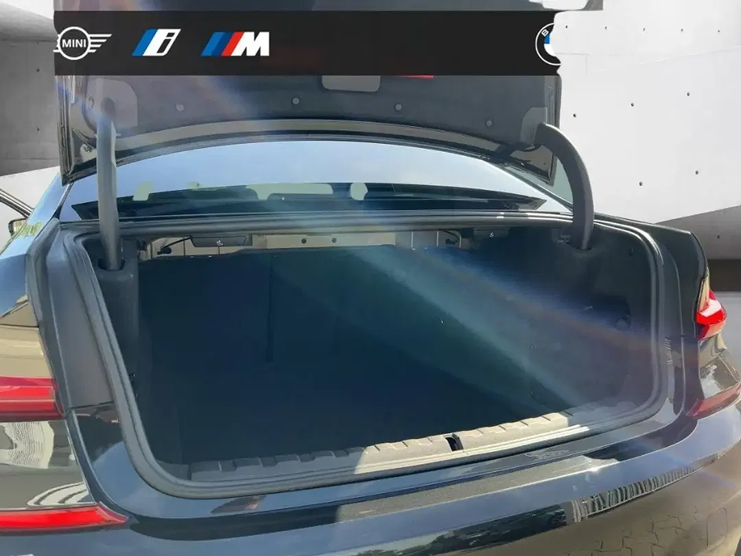 BMW 320 - Thumbnail 6