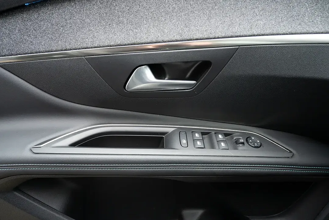 Peugeot 3008 - Thumbnail 12