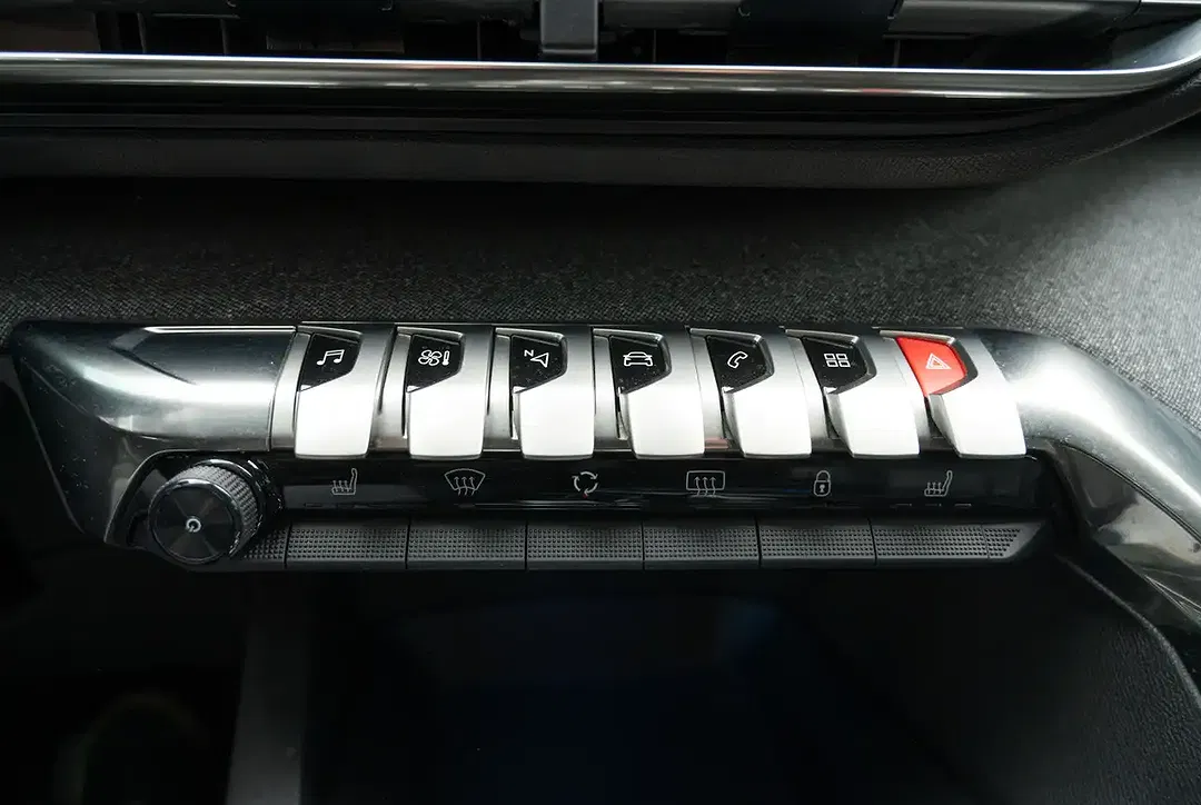 Peugeot 3008 - Thumbnail 9