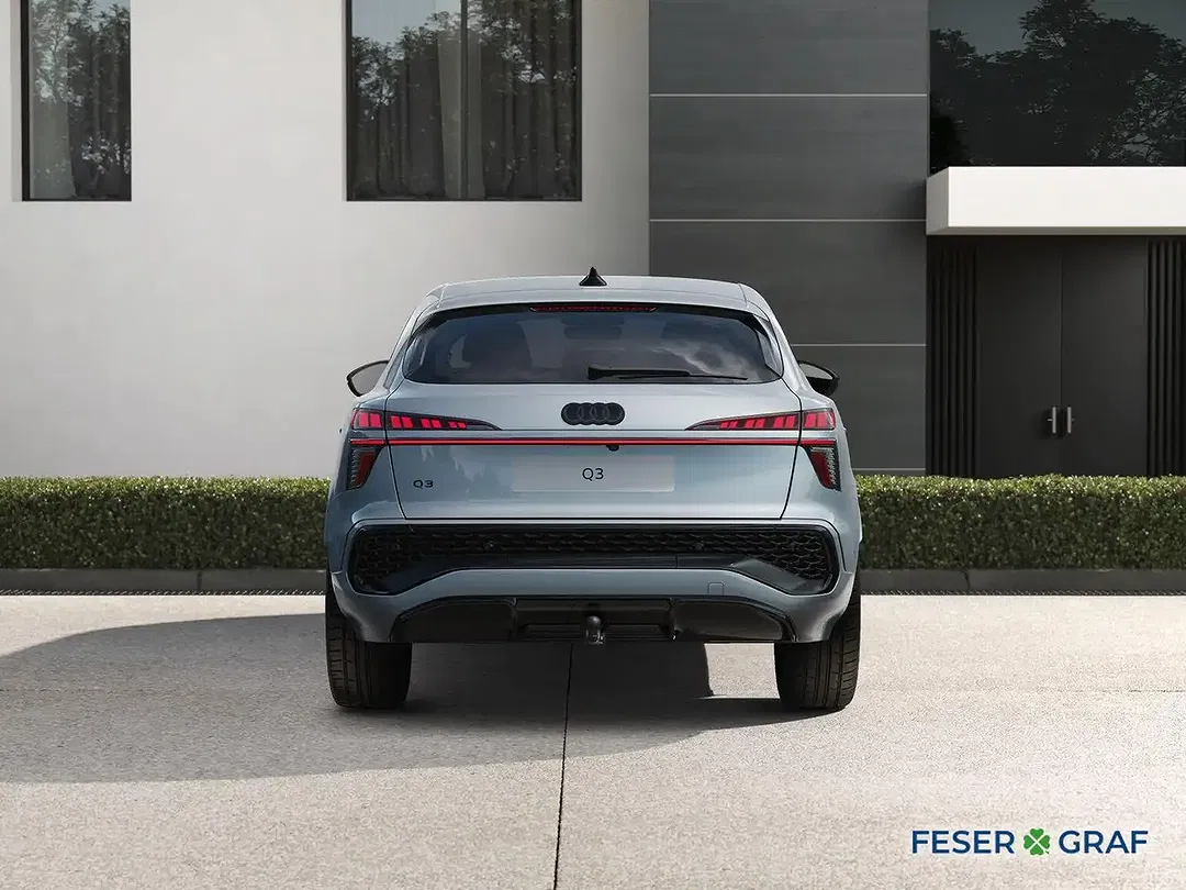 Audi Q3 - Thumbnail 3