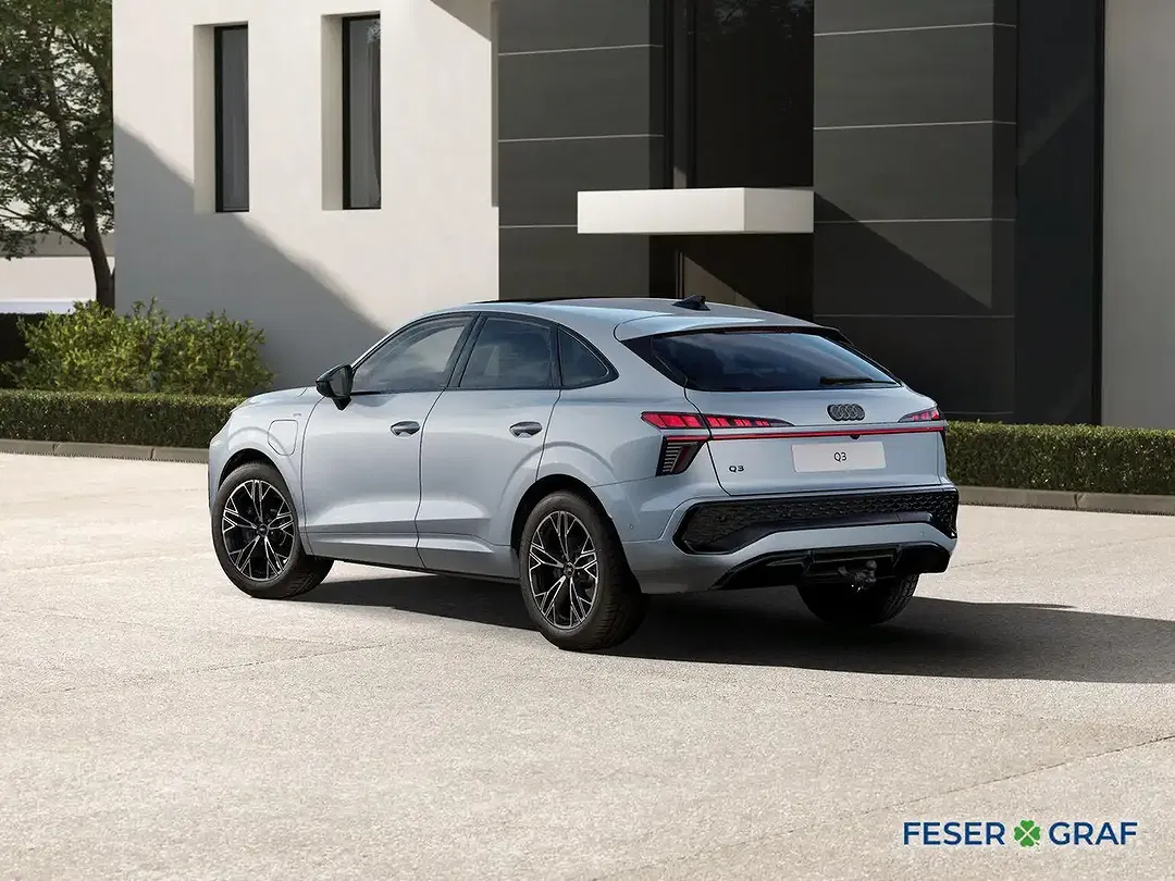 Audi Q3 - Thumbnail 4