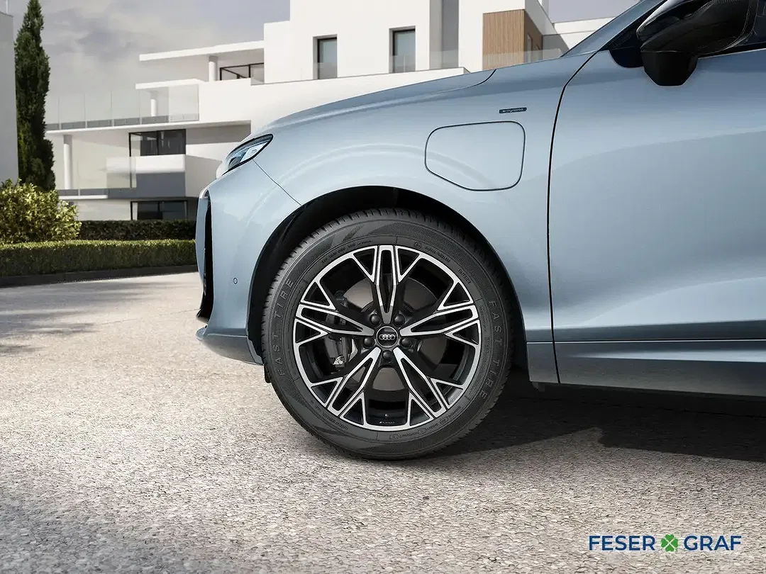 Audi Q3 - Thumbnail 5