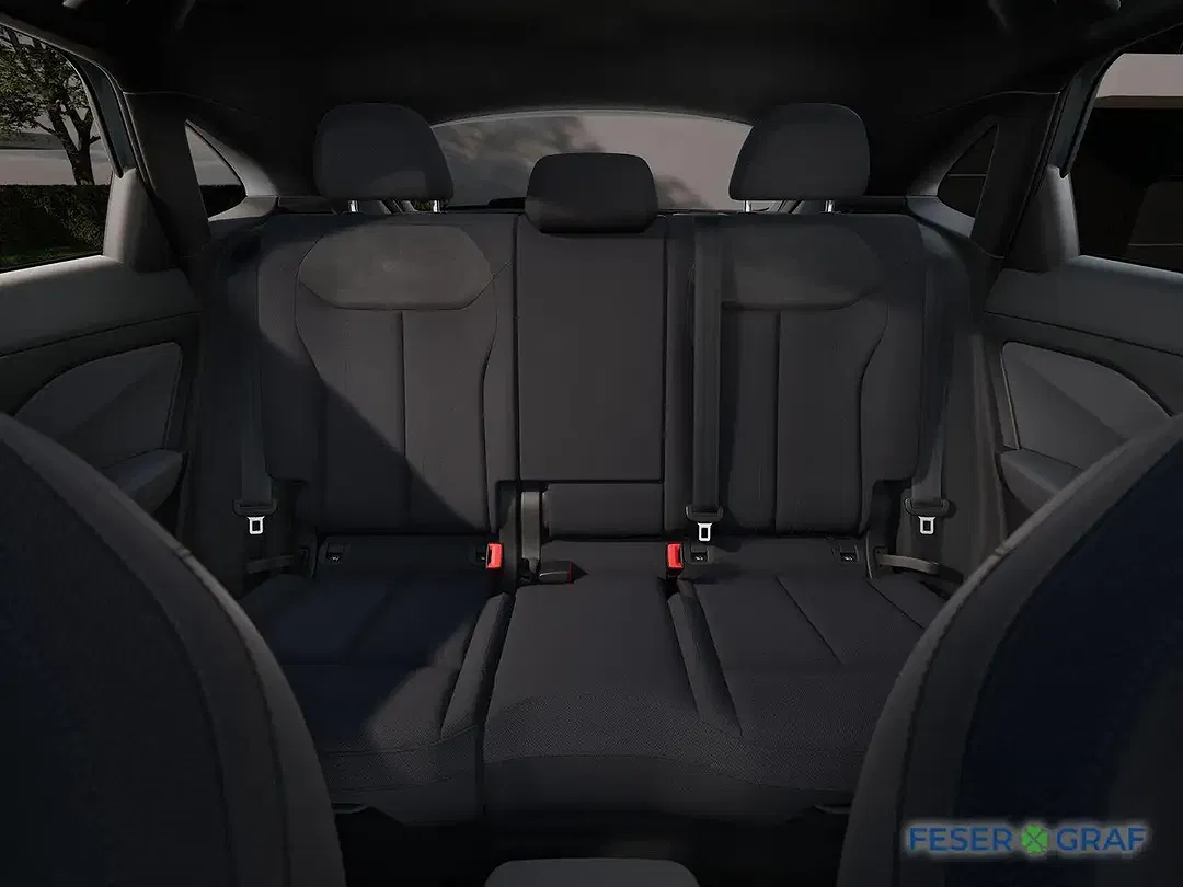 Audi Q3 - Thumbnail 8