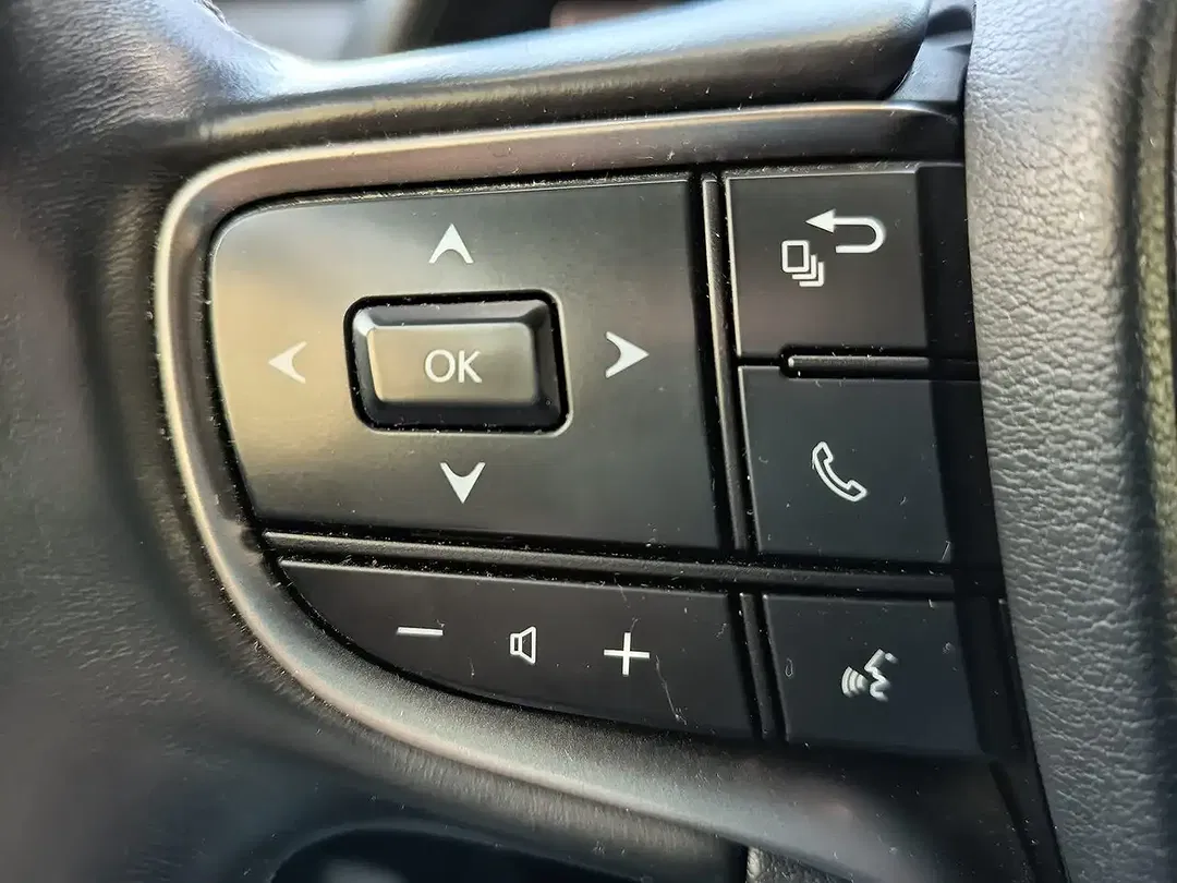Lexus UX 250h - Thumbnail 11