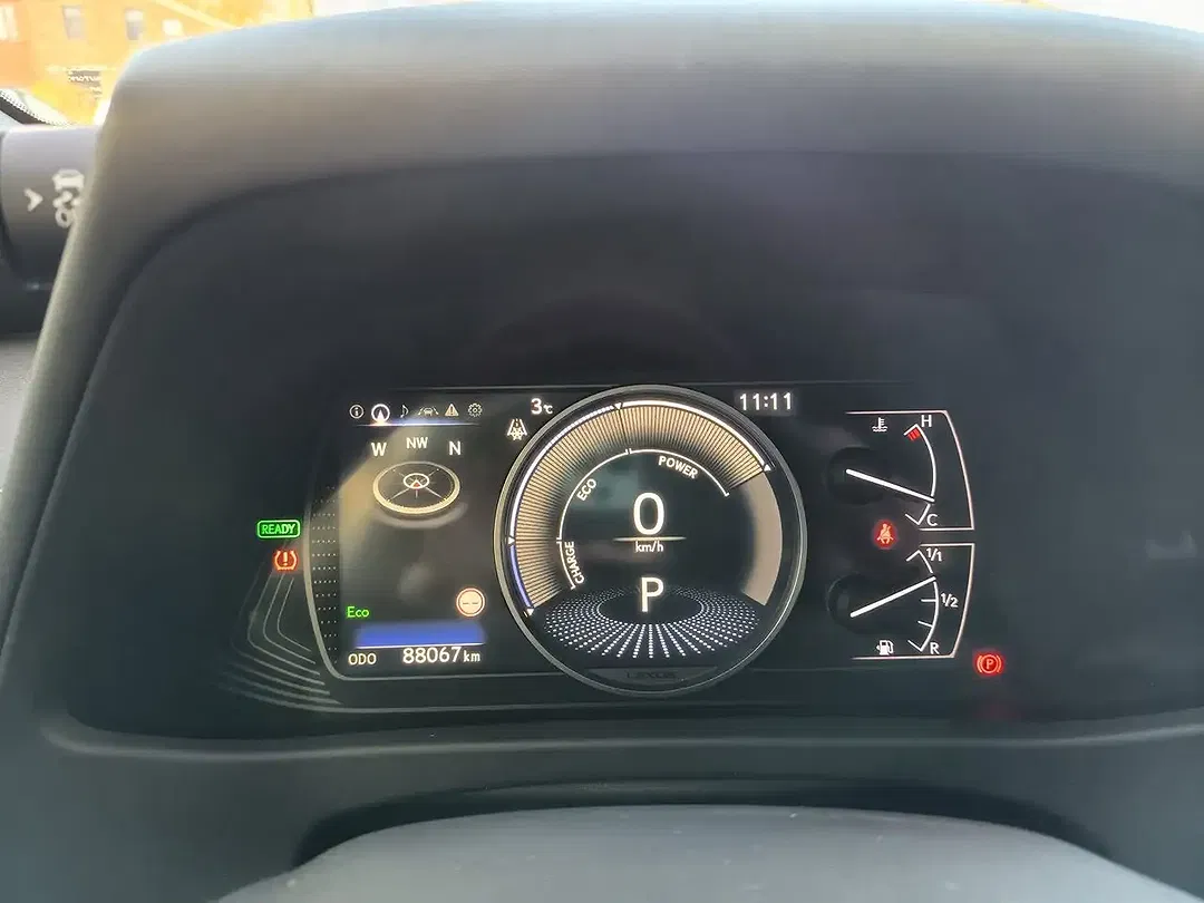 Lexus UX 250h - Thumbnail 15