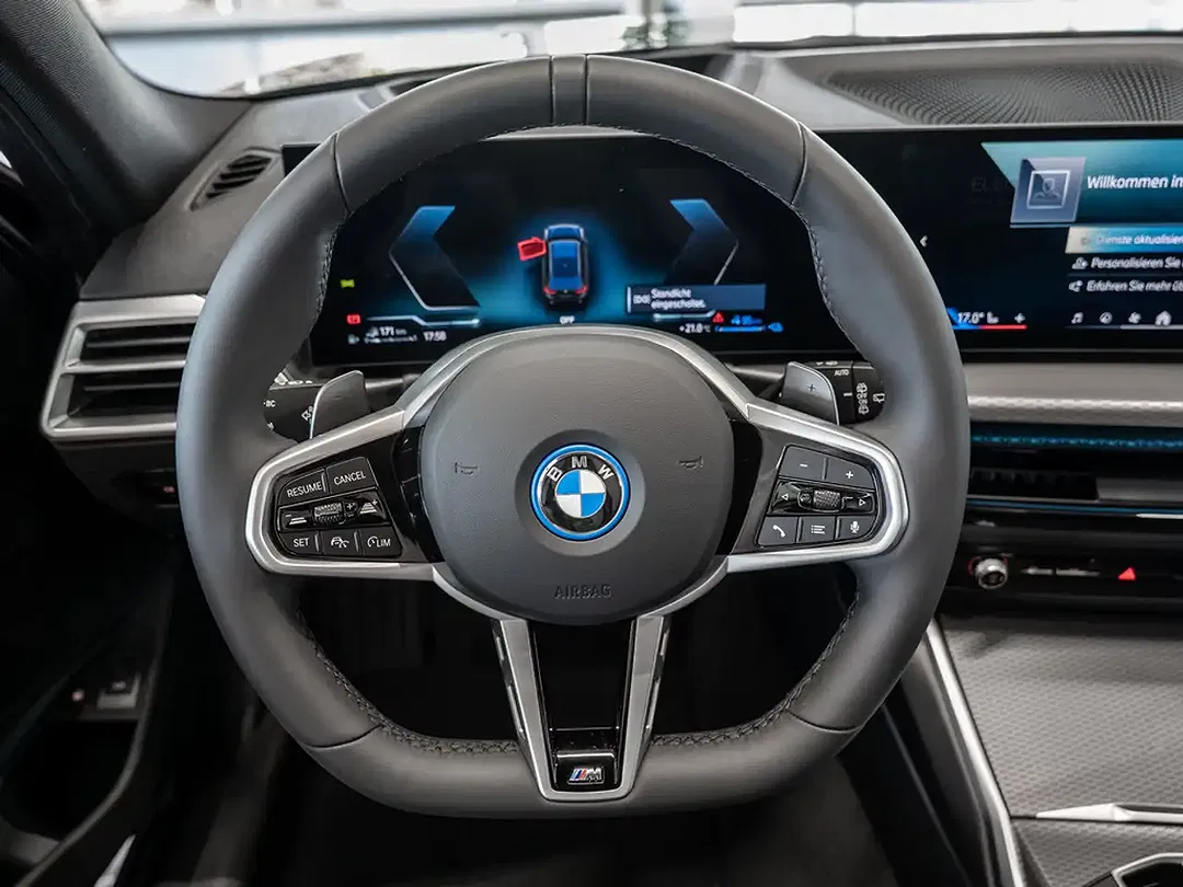BMW 330 - Thumbnail 11