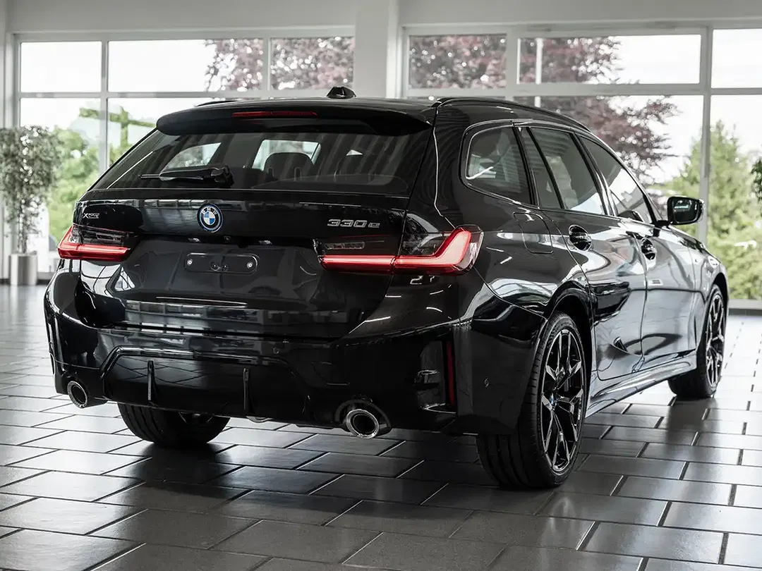 BMW 330 - Thumbnail 3